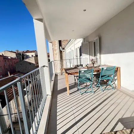 Beautiful 3 Bedrooms In Appartement Cannes