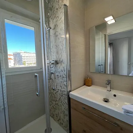 Beautiful 3 Bedrooms In Lägenhet
