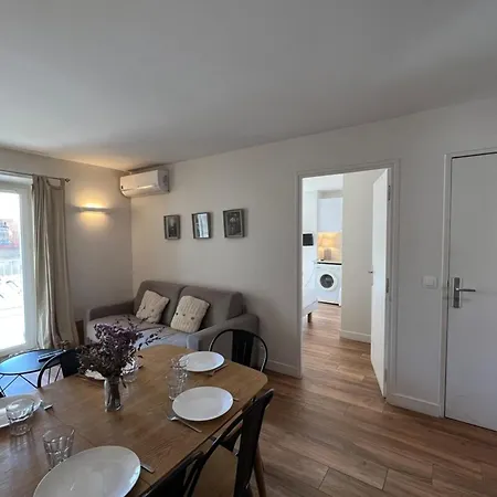 Beautiful 3 Bedrooms In דירה *