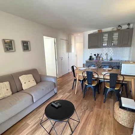 Beautiful 3 Bedrooms In Lägenhet Cannes